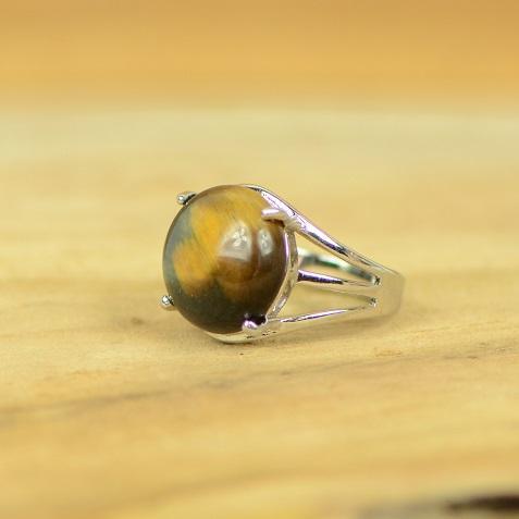 Bague "Confiance" Cabochon ronde en Oeil-de-Tigre (réglable) - lespierresdubienetre