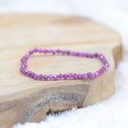 Bracelet "Énergie" en Rubis [RARE] à facettes - lespierresdubienetre